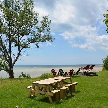 Birds Point Cottage On A Cliff Facing Lake Erie. Wheatley Exteriör bild