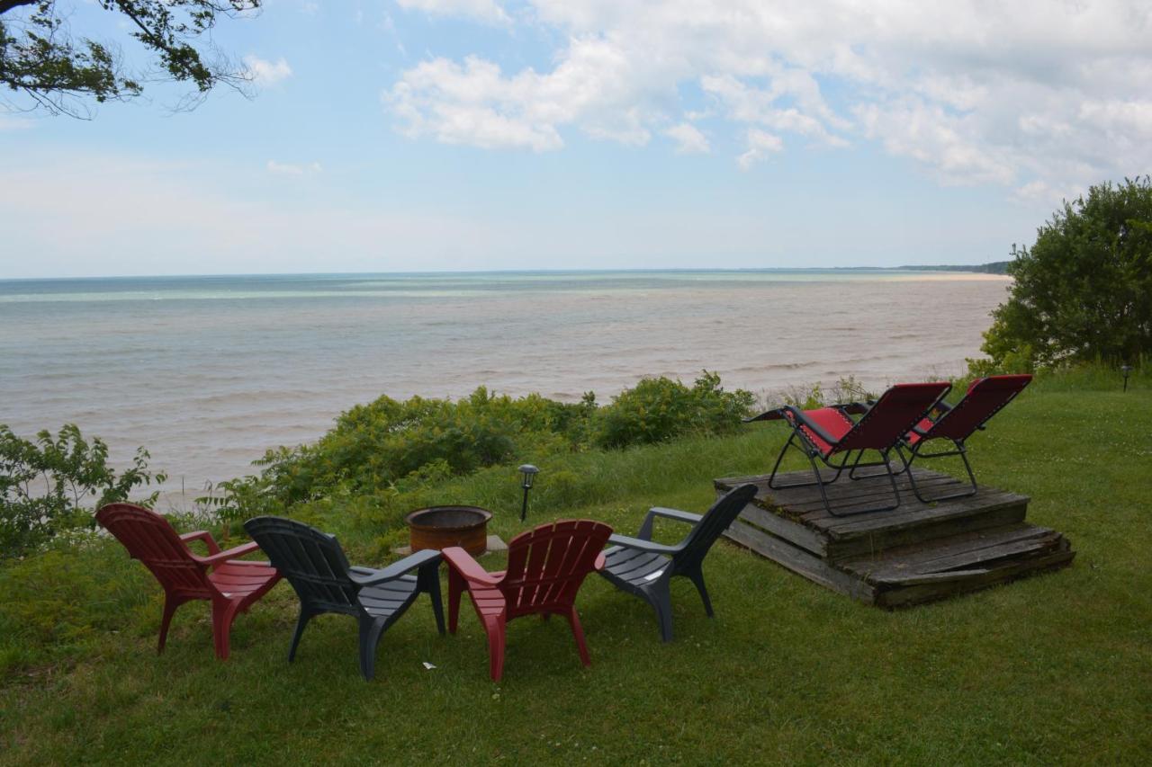 Birds Point Cottage On A Cliff Facing Lake Erie. Wheatley Exteriör bild