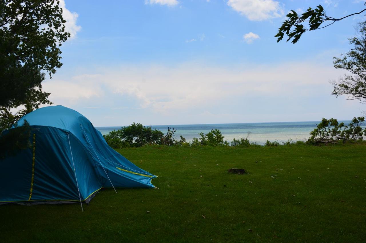 Birds Point Cottage On A Cliff Facing Lake Erie. Wheatley Exteriör bild