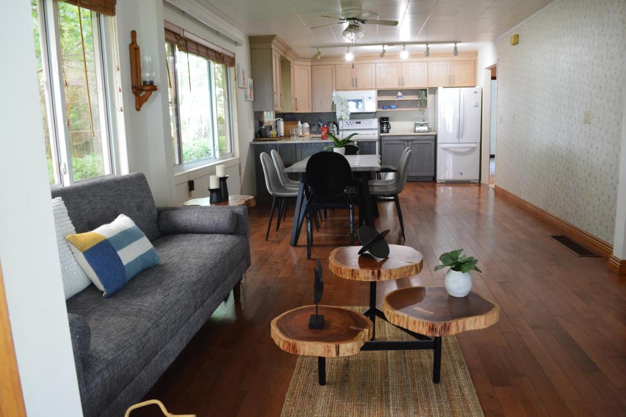 Birds Point Cottage On A Cliff Facing Lake Erie. Wheatley Exteriör bild