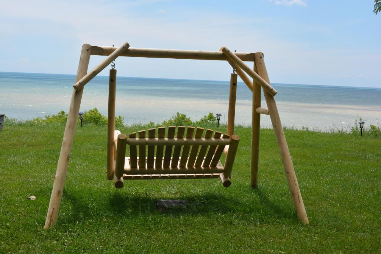 Birds Point Cottage On A Cliff Facing Lake Erie. Wheatley Exteriör bild