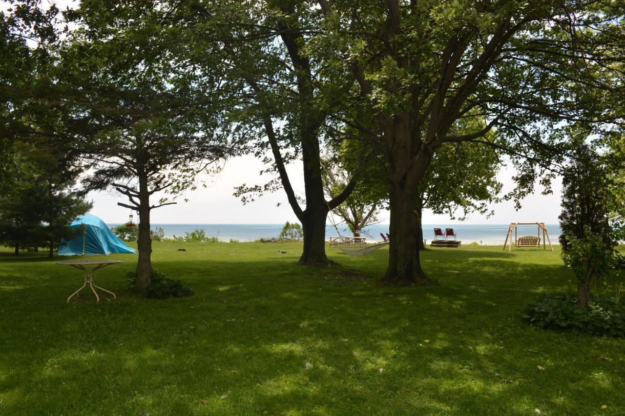 Birds Point Cottage On A Cliff Facing Lake Erie. Wheatley Exteriör bild